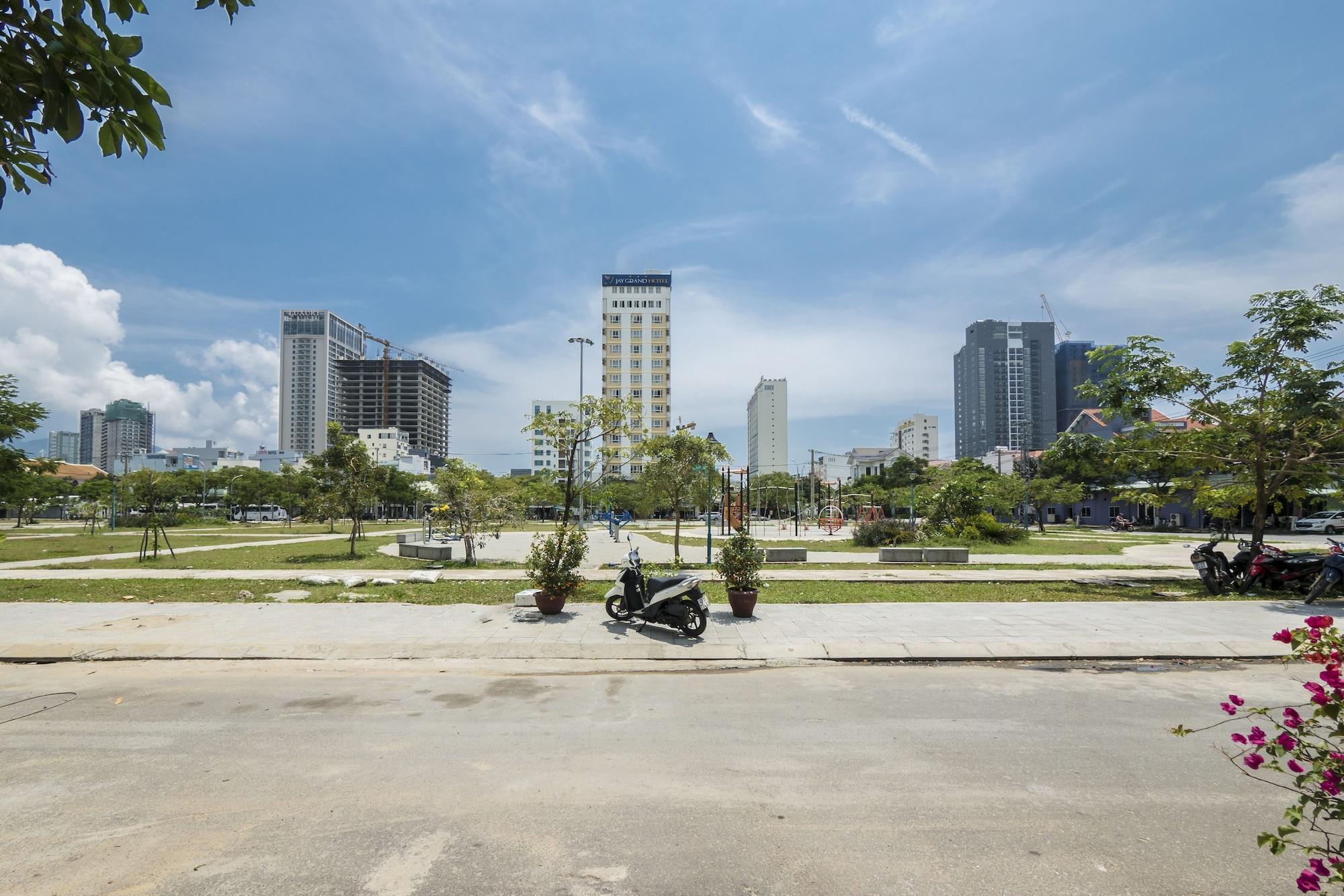 Hanoi Blue Hotel - The Water Front Da Nang Exterior photo